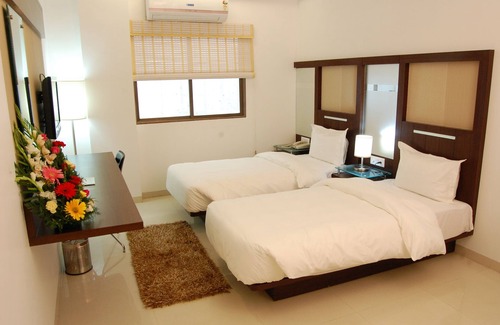 Sayajiganj Hotel | Sapphire Regency