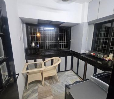 Khar Apartment | Sapphire suite