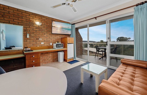 Merimbula Hotel | Sapphire Waters Motor Inn