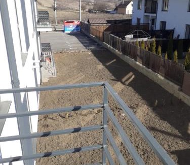 Livezeni Apartment | Sara apartman