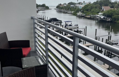 Central Sarasota Condo | Sarasota Bay Views Luxury Waterfront