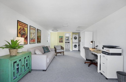 Sarasota House | Sarasota Bungalow within Walking Distance to Siesta Key