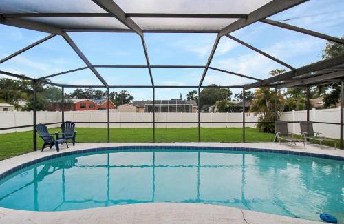 Whitfield House | Sarasota Chic Private Pool Home Sunset Splash