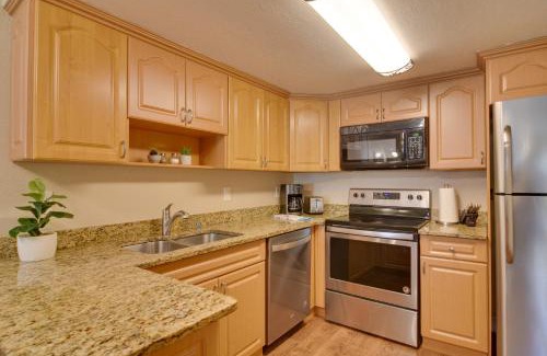 Gulf Gate Estates Apartment | Sarasota Escape about 4 Mi to Siesta Key Beach!