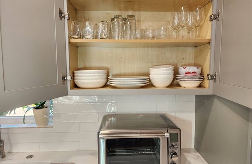 Southgate House | SARASOTA Heated Pool - Pet Friendly - Garage w/EV Charger - Close to Beaches!