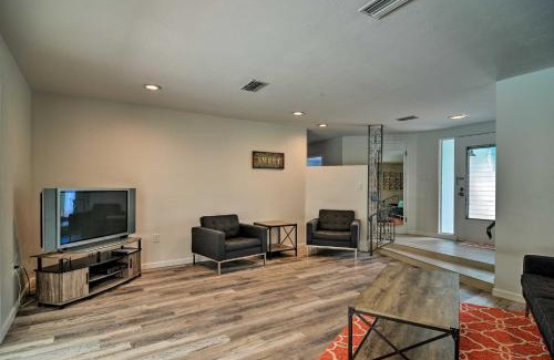 Trailer Estates House | Sarasota Home with Large Backyard and Water Access