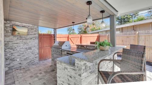 Sarasota House | Sarasota home with Outdoor Oasis