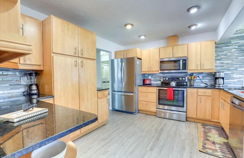 Southgate House | Sarasota House with Private Pool - 4 Mi to Beach!