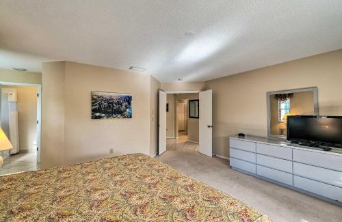 Sarasota Villa | Sarasota Villa with Pool Access about 4 Mi to Beach!