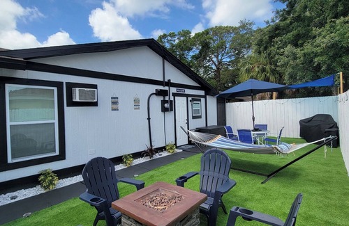 Bayou Oaks Apartment | Sarasota Your Home Away from Home Cozy Studio apartment 4 min from airport