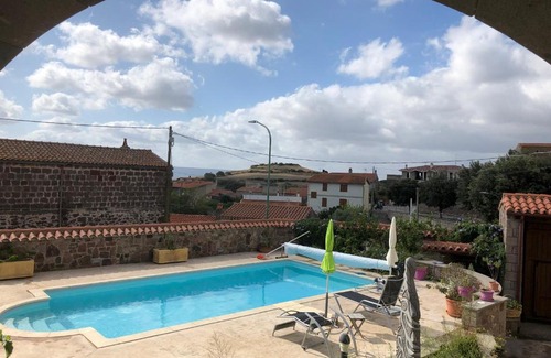 Ruinas Bed & Breakfast | Sard Paradise