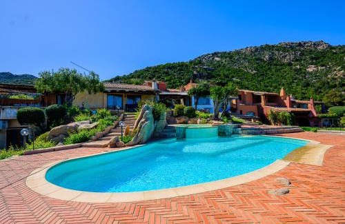 Porto Cervo Villa | Sardinia Family Villas - Villa Carmen with sea view and pool