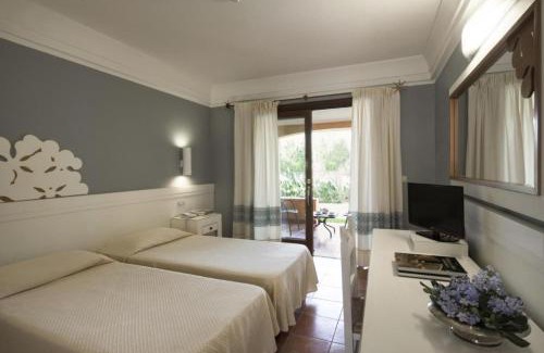 Pula Apartment | Sardinian-style Resort 2 Bedroom Apartments Sleeps 7