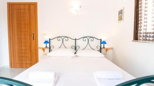 Funtana Meiga Apartment | Sardinianworld - Hibiscus House