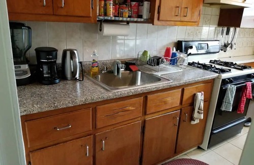 Brooklyn House | Sarge. Cozy. Beauitful. Place in.Flatbush. Bklyn. N. Y