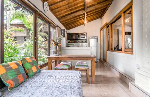 Penestanan Bed & Breakfast | Sari Bamboo Bungalows
