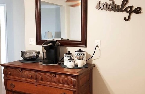 Sarnia House | Sarnia's Central Six - BIG 6 BR/2 BA w/patio & BBQ