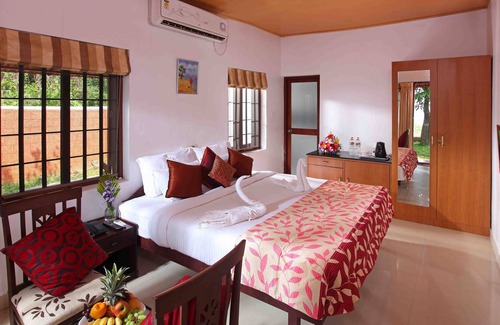 Kumarakom Hotel | Saro Lake County