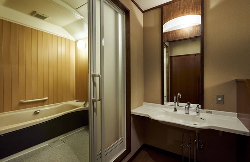 Noborioji House | Sarusawaike Yoshidaya