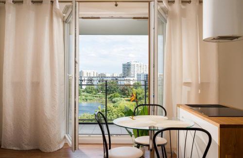 Praga Poludnie Apartment | Saska with Lake View Apartment by BookingHost