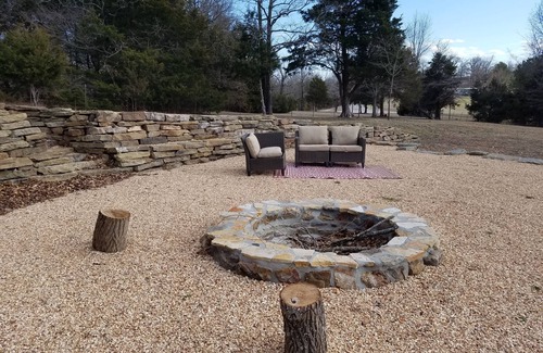 Garfield Apartment | Sassafras Inn/Unit A - Close to Marina & Boat Launch; 30 min to Eureka Springs