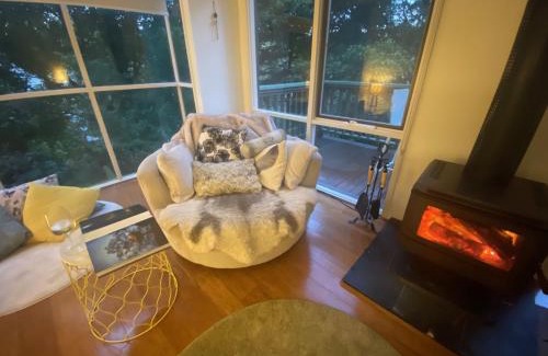 Sassafras House | Sassafras Treehouse Private home in the Dandenong Ranges, Victoria