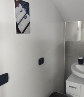 Castelbuono Apartment | SASSICAIA SUITE Mansarda