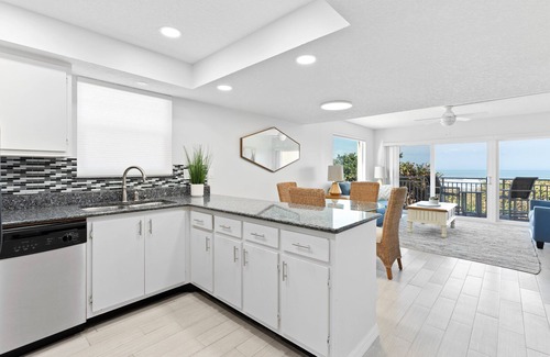 Satellite Beach Condo | Satellite Beach Split-Level Condo with Direct Oceanfront Views & Heated Pool! 🏖️