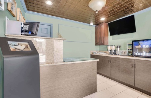 Central Berkeley Hotel | Sather Berkeley, SureStay Collection by Best Western