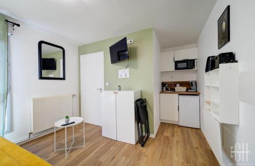Saint-Pierre-des-Corps Apartment | Saturne - Proche A10 - 2V - Parking