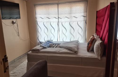 Mahikeng House | Savannah Guest House Mafikeng