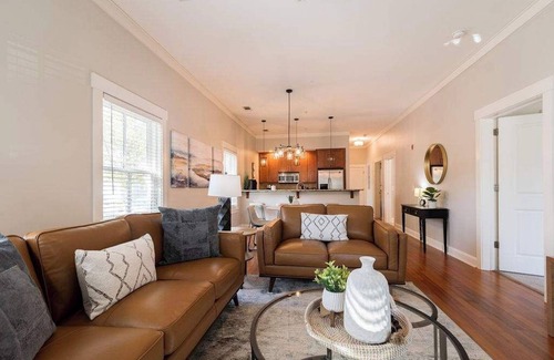 Old West Broad Neighborhood Condo | Savannah Residences|Private Parking|2BR/2BA