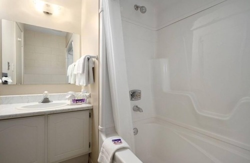 Kincardine Hotel | Save Inn Kincardine