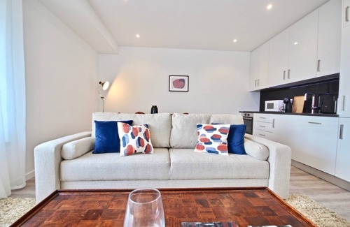 Lisbon Old Town Apartment | Savory Brown Apartment, AC, Wi-fi, Lift !new!