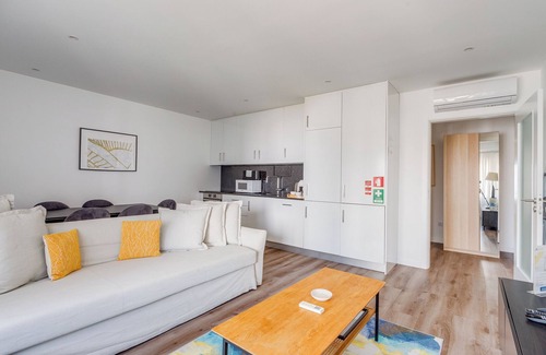 Lisbon Old Town Apartment | Savory White Apartment, Wifi, AC !new!