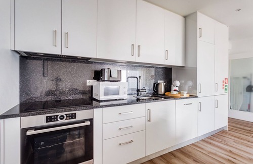 Lisbon Old Town Apartment | Savory White Apartment, Wifi, AC !new!