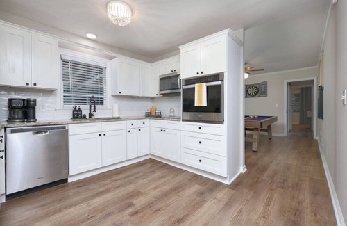 Columbus House | Savvy Oasis w/Pool, Sleeps 14