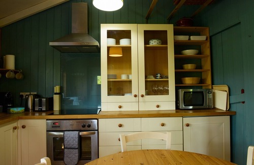 Bridport Cottage | SAWMILL COTTAGE, pet friendly in Netherbury