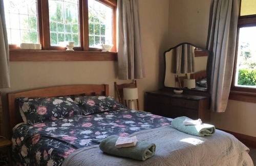 Tuatapere House | SawMillers Rest - 1920s Character Bungalow