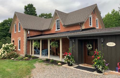 Algonquin Highlands Bed & Breakfast | Sawyer's Creek Bed and Breakfast