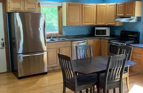 Nelsonville Cabin | Sawyer's Landing. Perfect for Hikers! Pet Friendly and very relaxing!