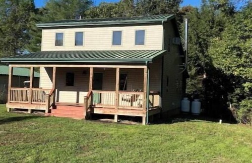 Nelsonville Cabin | Sawyer's Landing. Perfect for Hikers! Pet Friendly and very relaxing!