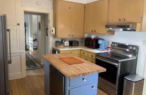 Galveston House | Sax Zim Bog Lodge Hibbing Downtown Home - Located Downtown Hibbing