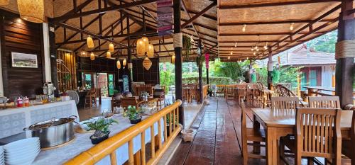 Bo Kluea Hotel | Say Love Baan Sapan บอกฮักบ้านสะปัน