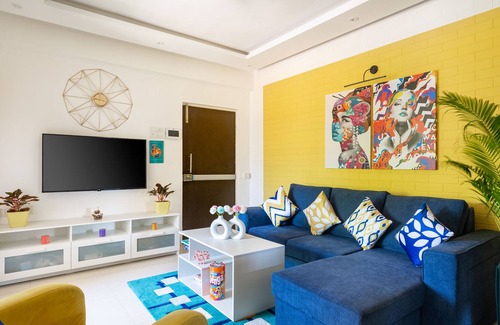 Anjuna Apartment | Sazz by AlohaGoa! Stunning 2BHK apartment with pop art décor, 3 balconies