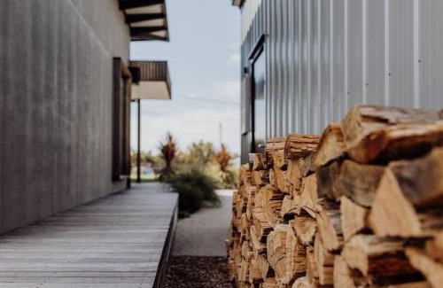 Stieglitz House | Scandi at Stieglitz Sleeps 6 Modern & Stylish