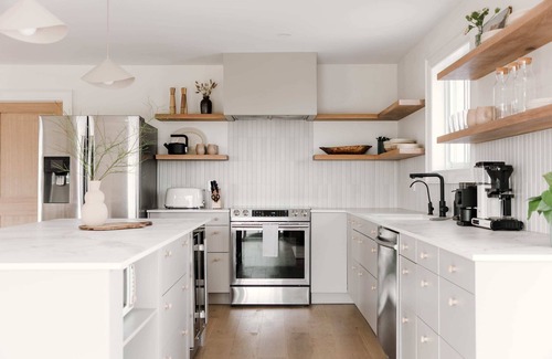 Prince Edward House | Scandi/French escape near Sandbanks in PEC - 5 BR - on site spa amenities
