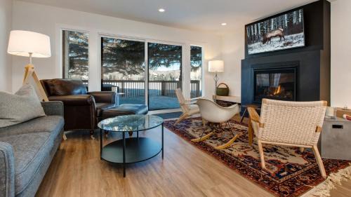 Park Meadows Apartment | Scandinavian 72 Vantage Condo