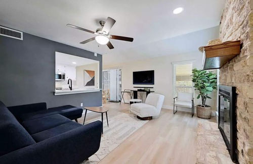 McNeil House | Scandinavian comfort, 2bd 1.5bthn