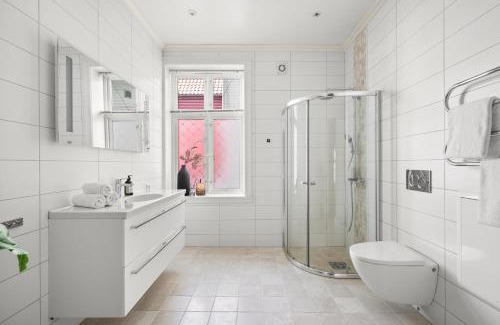 Nygard Apartment | Scandinavian Luxury in Bergen's Finest Street